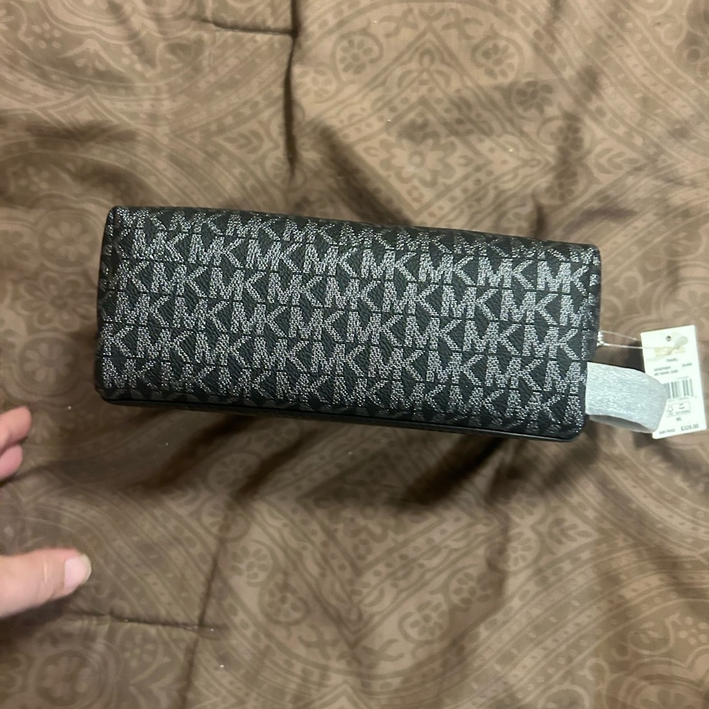 Michael Kors mid travel case - Picture 4 of 8
